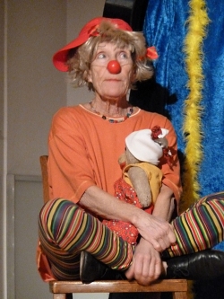 Kristin Kunze im Stück Oma Maria